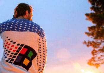 Microsoft представила уродливый рождественский свитер в стиле Windows 95