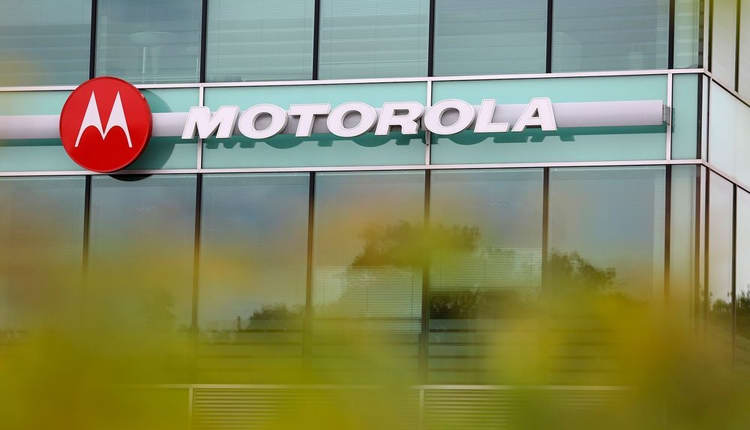 В Motorola предложен оригинальный способ взаимодействия с гибкими смартфонами»