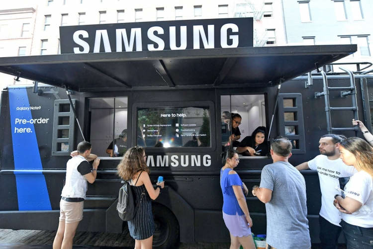 Вместе с анонсом Galaxy S10 компания Samsung откроет в США три магазина»