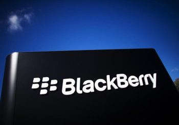 BlackBerry: в гибких смартфонах нет необходимости"