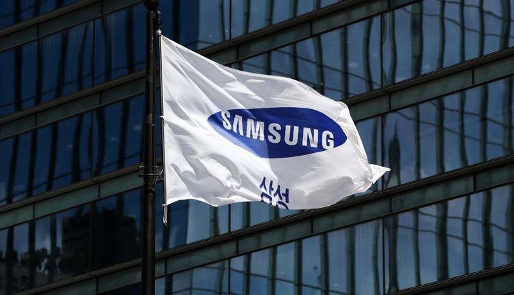 Смартфон Samsung Galaxy A40 с тройной камерой предстал на концепт-рендере»