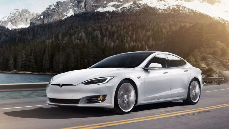 Tesla заметно снизила цены на Model X и Model S»