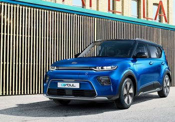 Городской кроссовер KIA e-Soul предстал в Европе в двух модификациях"