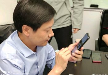 Глава Xiaomi замечен со смартфоном Redmi на платформе Snapdragon 855"