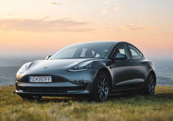 Tesla станет выпускать свои аккумуляторы для авто — дешевле и мощнее