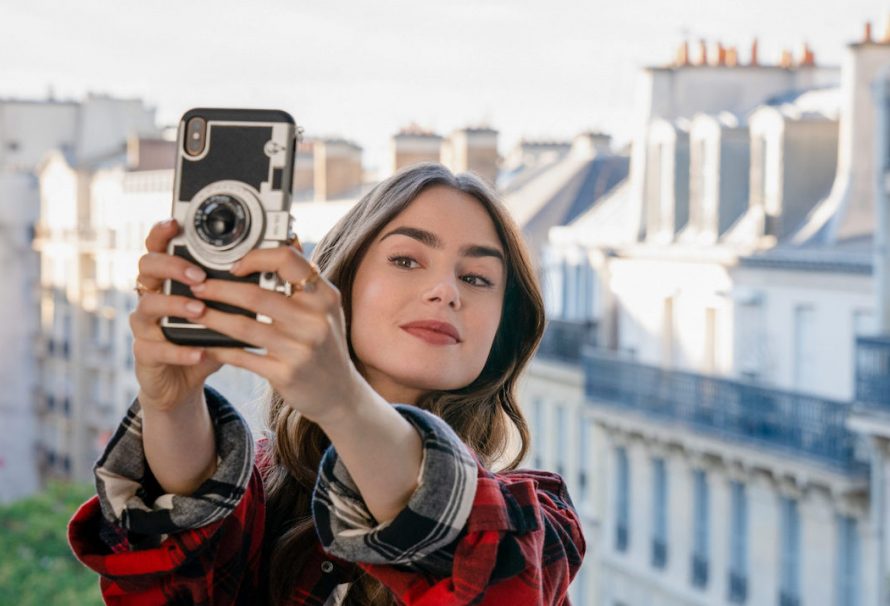 A Show To Go: Рецензия на Emily in Paris от Netflix